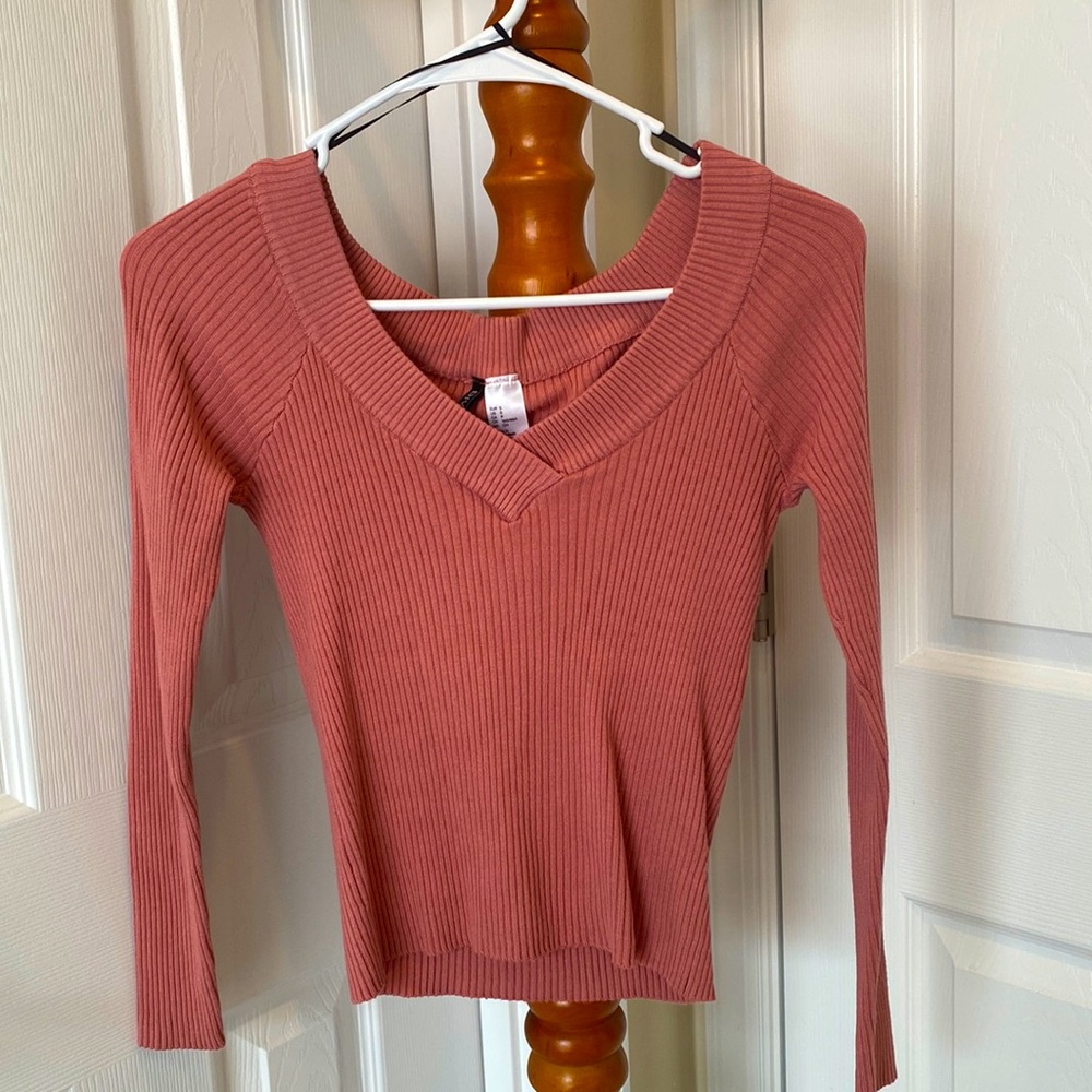 4 for $25 Divided H&M Ribbed Kinnted V-Neck Sweater